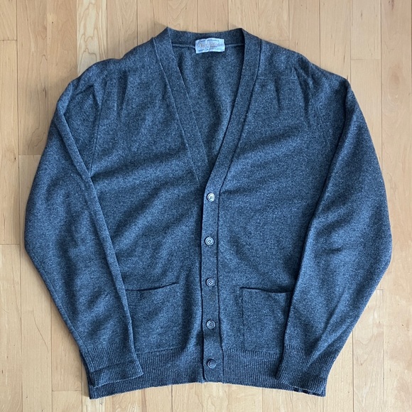 Aquascutum London Other - RARE! 100% Wool Aquascutum cardigan Medium Large